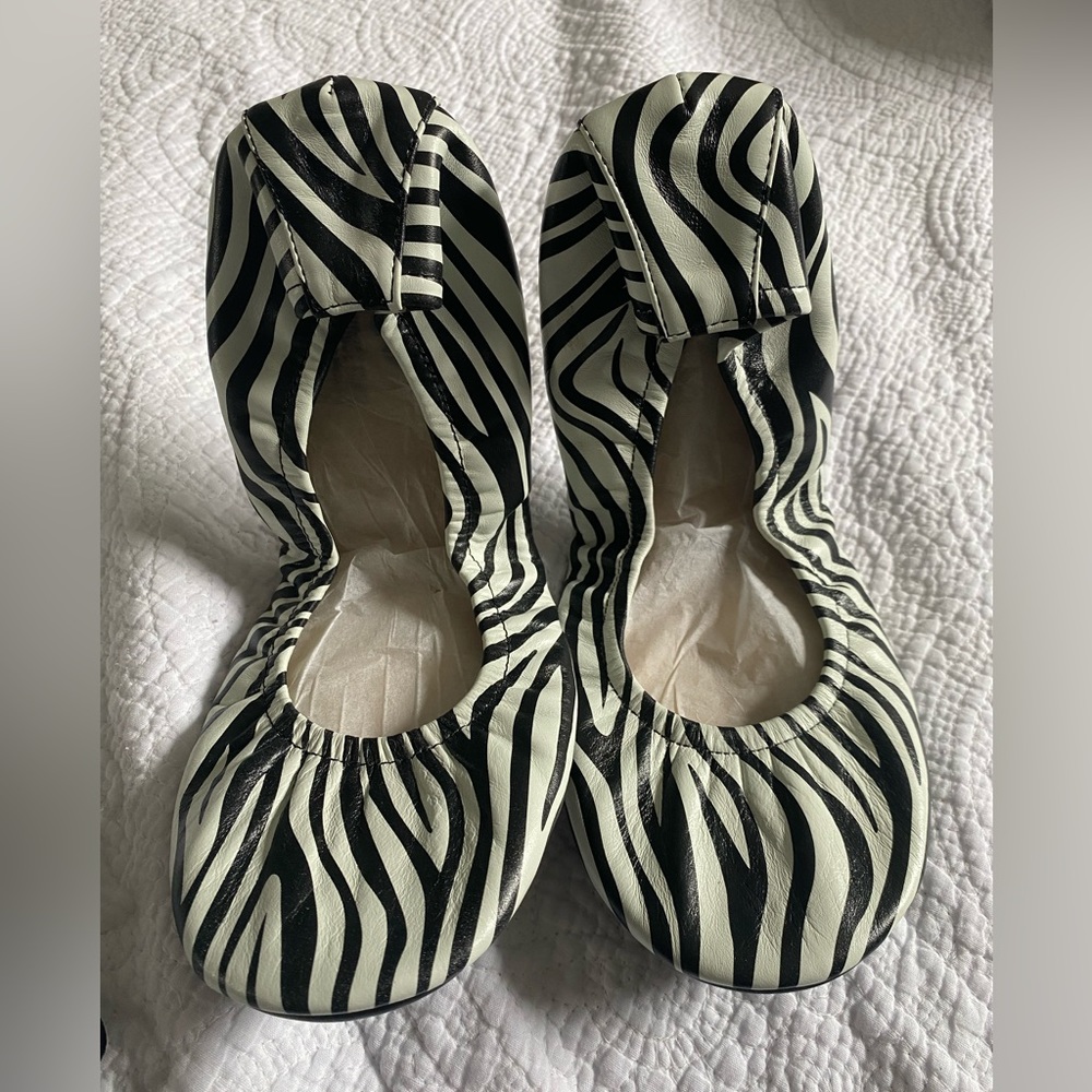 Storehouse flats size 10 zebra